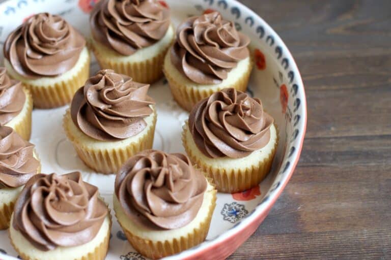 Classic Vanilla Cupcakes with Chocolate Frosting | Dough-Eyed