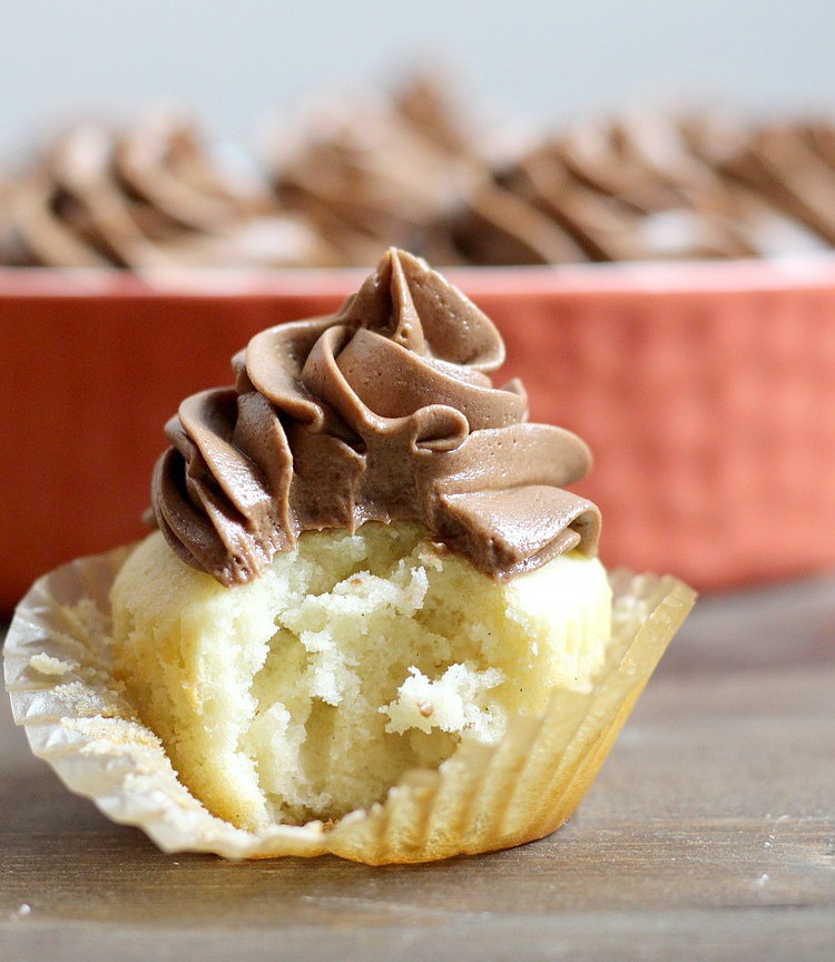 Classic Vanilla Cupcakes with Chocolate Frosting | Dough-Eyed